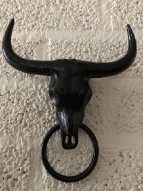 Gietijzeren  bull skull met handdoek ring, zwart, fraai!