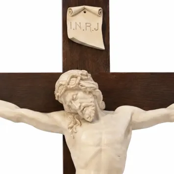 Antiek kruisbeeld INRI met Jezus – monumentaal wandbeeld – 300 cm