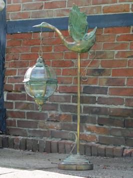 Metall-Windlicht XL mit Schwan auf Ständer – 102 cm – Vintage-Laterne