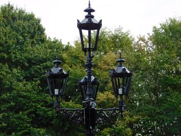 Klassischer Laternenpfahl XL mit 4 Lampenschirmen –  315 cm - Schwarz – Aluminium – Elegante Gartenlampe