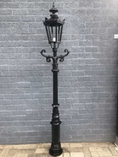 Buitenlamp, lantaarn Amsterdam met keramische fitting en glas, gegoten aluminium zwart, 225 cm.