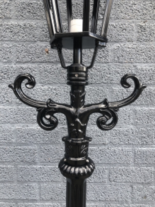 Buitenlamp, lantaarn Amsterdam met keramische fitting en glas, gegoten aluminium zwart, 225 cm.