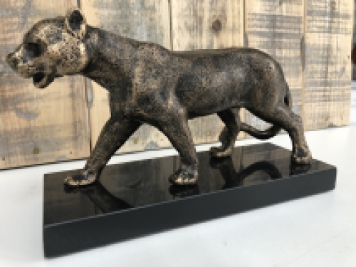 1 Sculpture Leopard, massief ijzer, brons look met marmeren plaat,laatste
