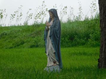 Statue von Maria XL mit Rosenkranz - Polystone - In Farbe