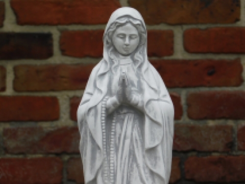 Beeld Maria met rozenkrans -  vol steen