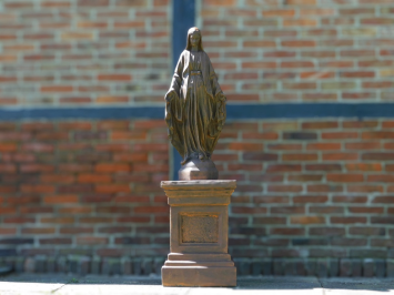 Marienstatue auf Sockel – 155 cm – Steinoxid