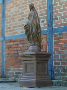 Marienstatue auf Sockel – 155 cm – Steinoxid