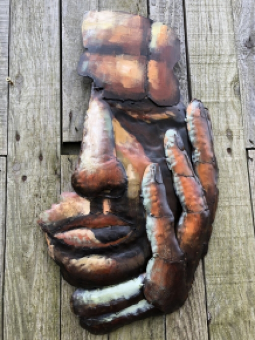 Eine schöne Wandverzierung aus Metall, ''Gesicht des Menschen'', sehr dekorativ, super schönes Kunstwerk!
