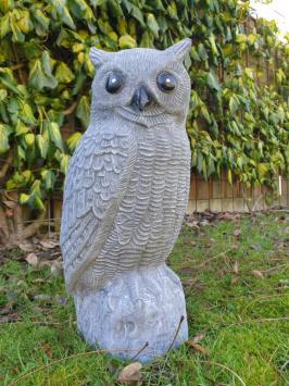 groot tuinbeeld van een uil ,uil