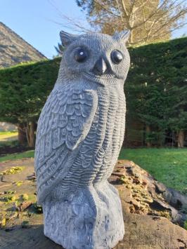 groot tuinbeeld van een uil ,uil