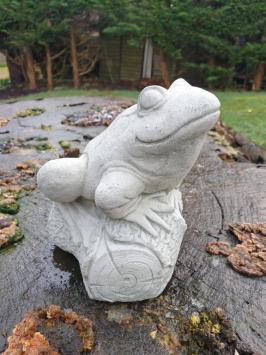 Frosch, Gartenstatue