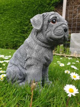 Gartenstatue eines Hundes