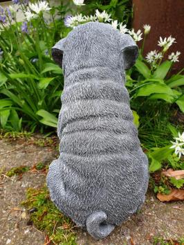 Gartenstatue eines Hundes
