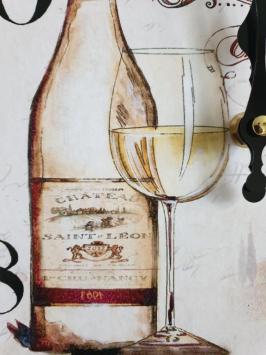 Ländliche Wanduhr mit Weinmotiv