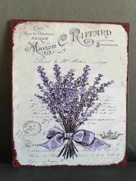 Wanddekoration im Landhausstil, Lavendel