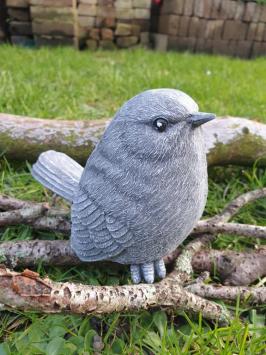 Gartenstatue eines Spatzen, Beton