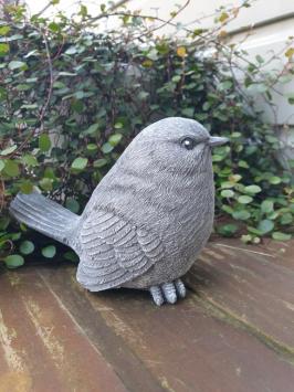 Gartenstatue eines Spatzen, Beton