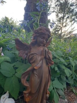 Engel aus Gusseisen, Gartenstatue