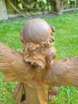 Engel aus Gusseisen, Gartenstatue