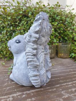 eekhoorn , tuinbeeld, lieve blijde eekhoorn