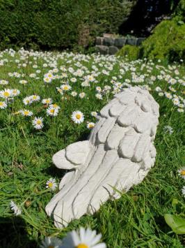 schlafender Engel, Beton, Gartenstatue