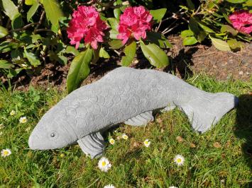 Koi-Karpfen, Gartenstatue