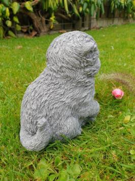 Poes met bal ,  betonnen beeld