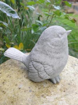 Süße Gartenfigur eines Spatzes, Vogels