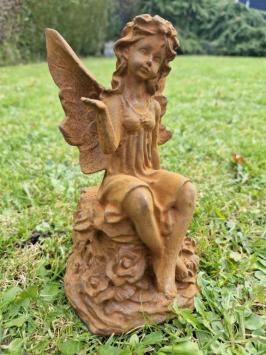 Gartenstatue eines Engels aus Gusseisen