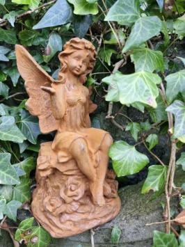 Gartenstatue eines Engels aus Gusseisen