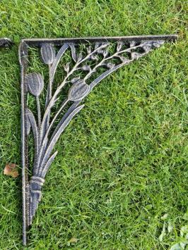 Wandhalterungen aus Gusseisen