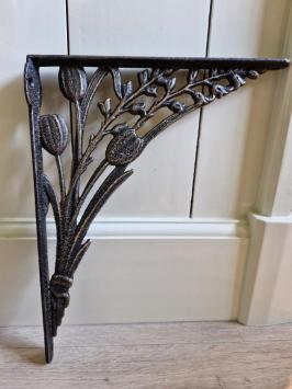 Wandhalterungen aus Gusseisen