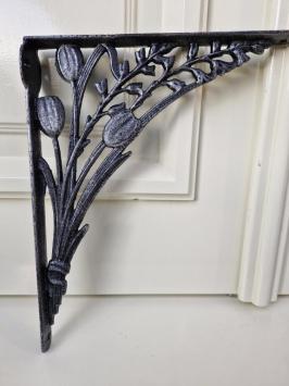 Regalträger, Regalträger mit Tulpenmotiv