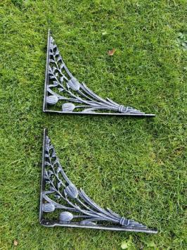 Regalträger, Regalträger mit Tulpenmotiv