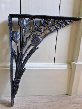 Regalträger, Regalträger mit Tulpenmotiv