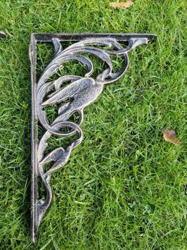 plankdragers met vogel , plankdrager