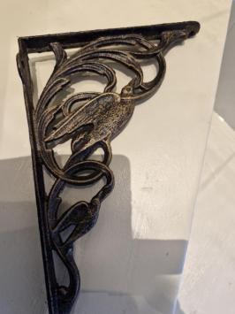 plankdragers met vogel , plankdrager