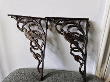 plankdragers met vogel , plankdrager