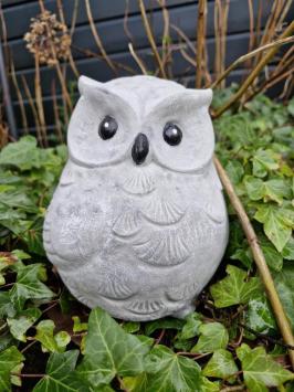 tuinbeeld van een uil , beton
