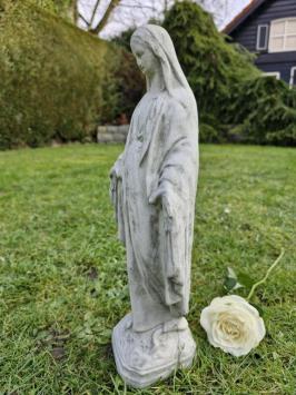 Maria beeld , beton , tuinbeeld