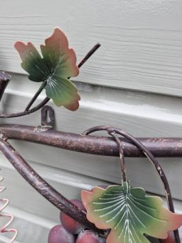 Wunderschöner dekorativer Weinreben-Anhänger mit Garderobenhaken.