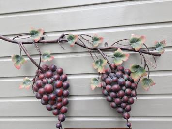 Atmosphärische Wanddekoration – Weintraube aus Metall