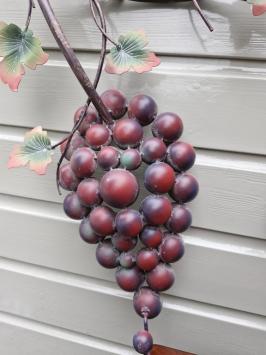 Atmosphärische Wanddekoration – Weintraube aus Metall