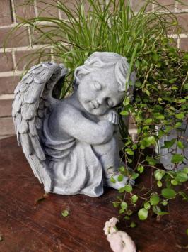 Engel, Sophie, Gartenstatue