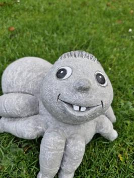 Gartenstatue einer Spinne, Beton