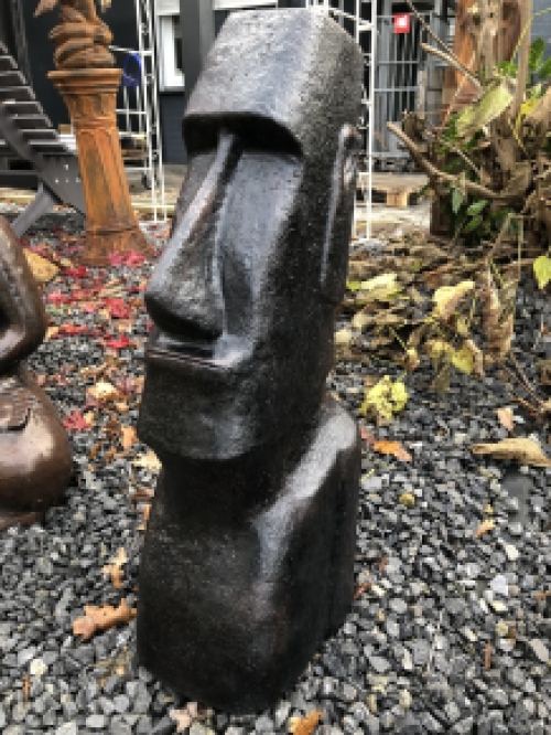 MOAI XXL, groot stenen beeld, van de paaseilanden, donker bruin