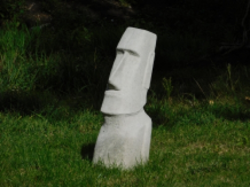 Beeld Moai XXL - raw - vol steen