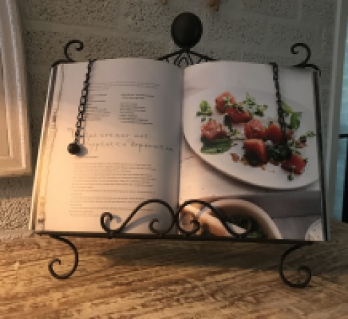 Een standaard / houder voor muziekstukken, menu's, boeken etcetera