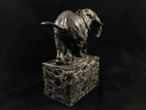 Statue eines Elefanten, Bronzestatue, schöner Elefant aus Bronze