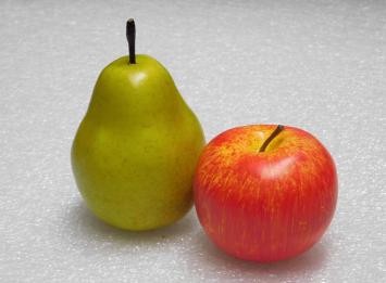 Dekorative Äpfel und Birnen – Kunstobst